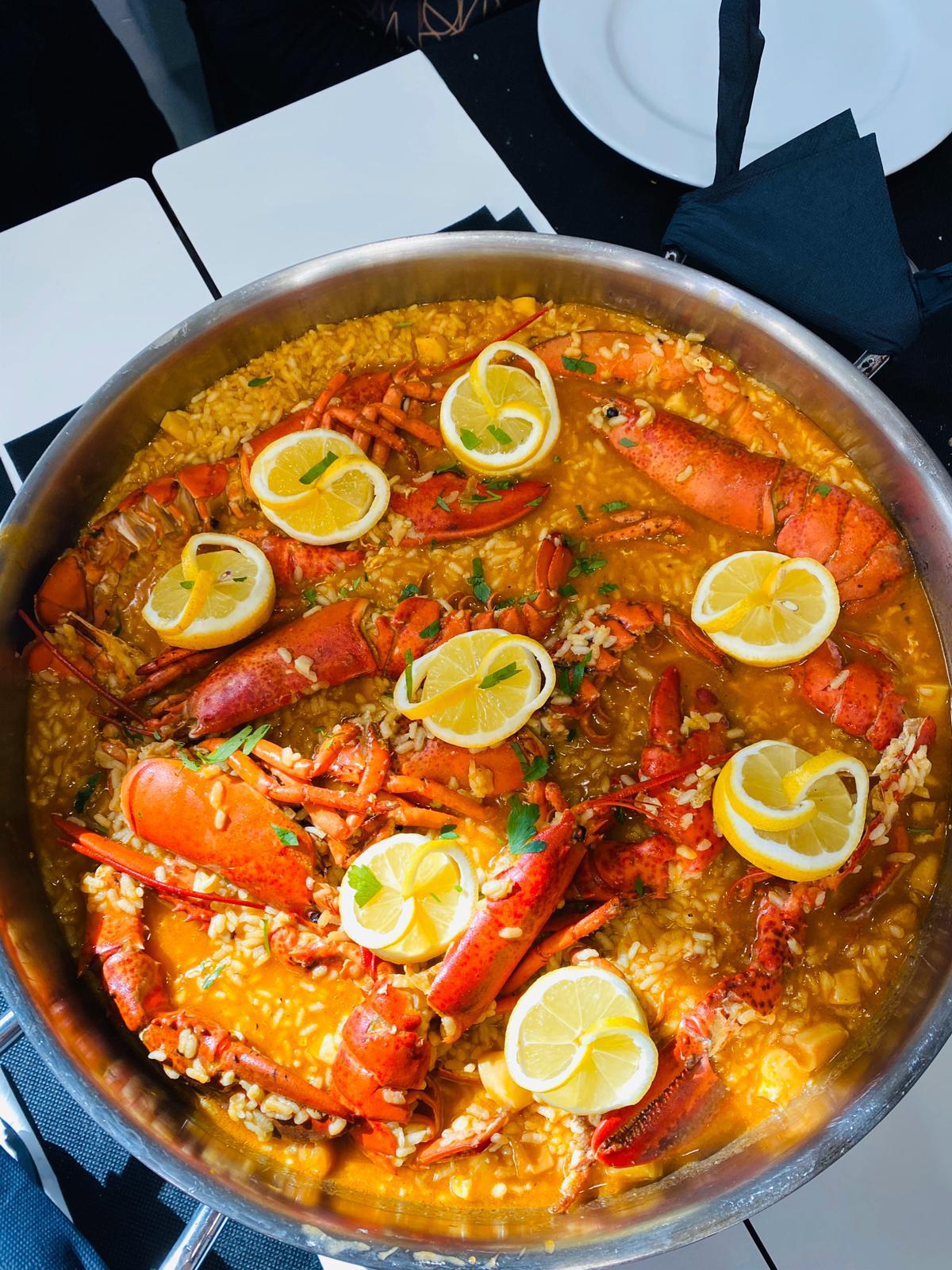 Mariscada y arroz de bogavante de Bar Restaurant El Segre